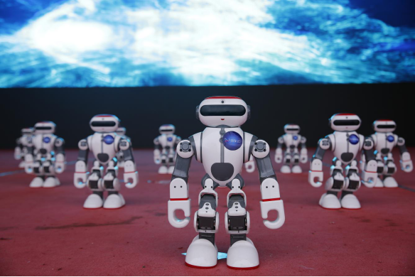 科技賦能，生態(tài)玉溪 2019京東玉溪特產(chǎn)館“11.11”啟動(dòng)儀式暨智能機(jī)器人銷售新篇章